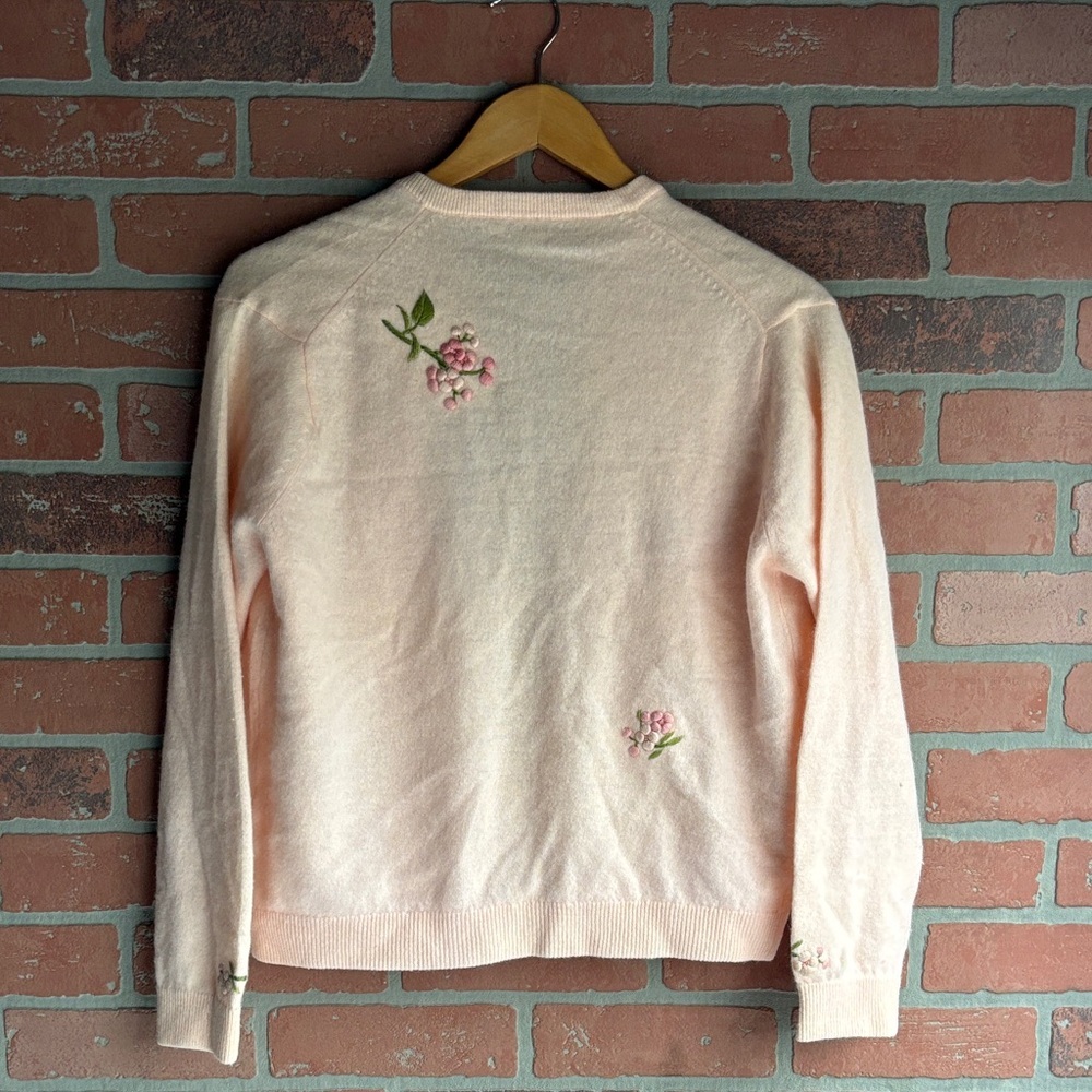 Vintage Lambs Wool Pink Floral Embroidered Cardigan - Picture 3 of 10